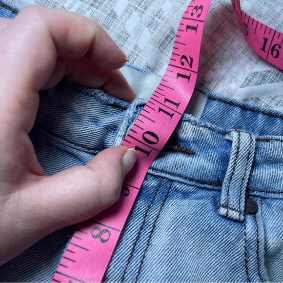 ONETEASPOON Women’s Blue Distressed Legend Shorts Size 25 festival Frayed Hem - Picture 10 of 11